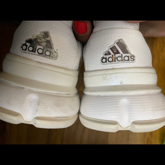 Size 8.5 Adidas Tennis Shoes - Picture 3 of 8